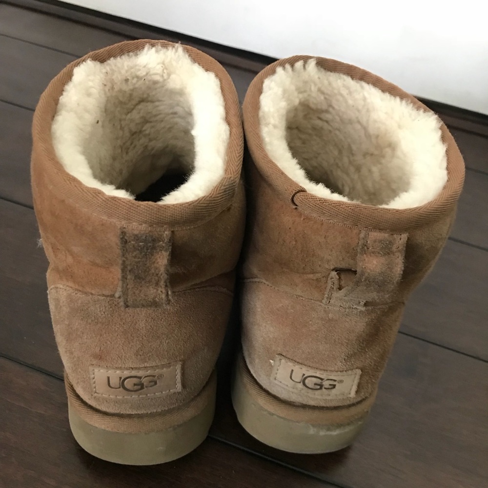 Uggs mini size 9